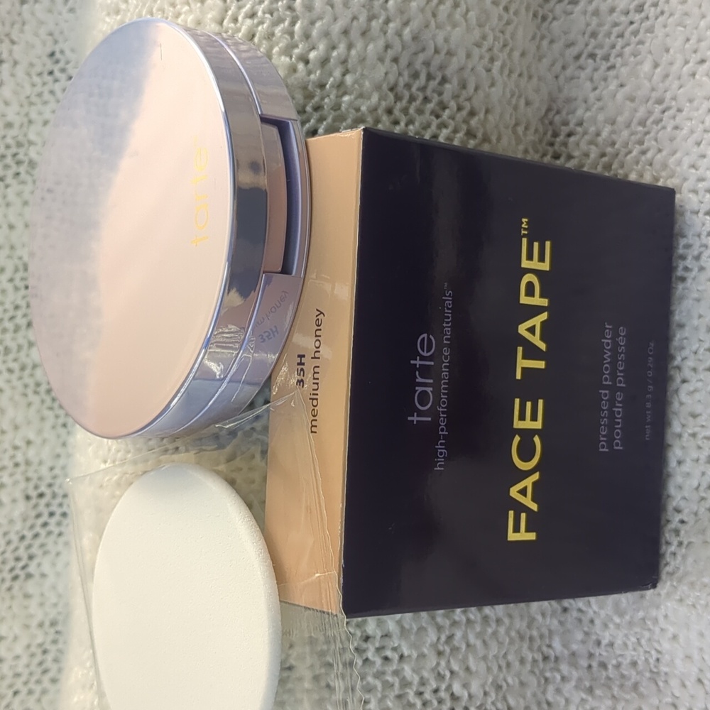 TARTE Face Tape Pressed Powder in 35H (Medium Honey), 8.3g/0.29oz - Picture 9 of 10